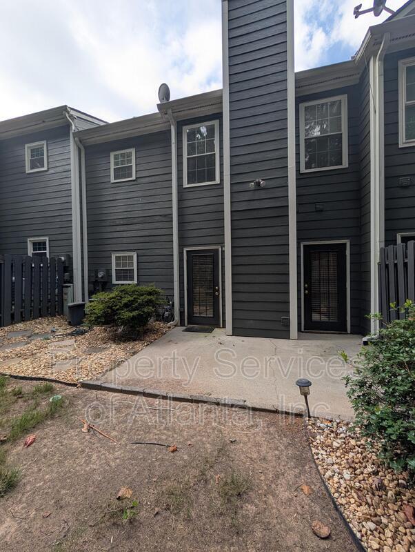 Building Photo - 2680 Pine Tree Rd NE