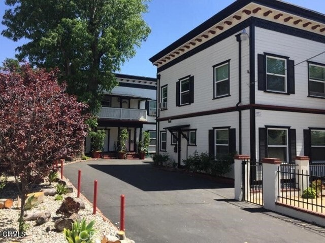 Building Photo - 1254 N Raymond Ave