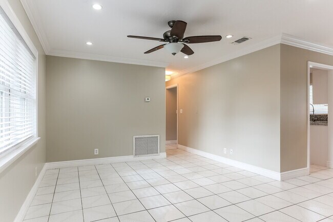 Foto del edificio - 9842 Spanish Isles Dr