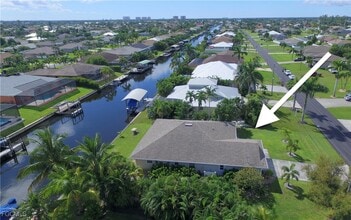 Building Photo - 4231 SW 20th Ave