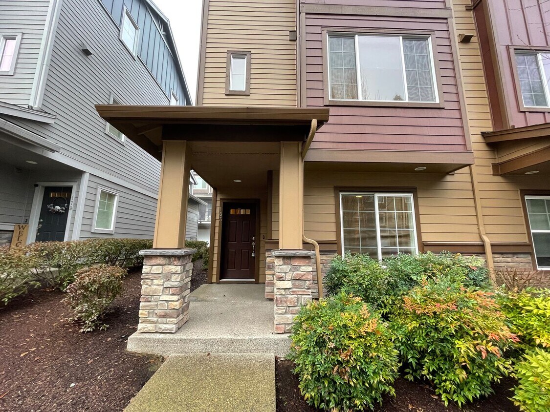 Primary Photo - 3Bd/3.5Ba 3-Story Townhome Available in qu...