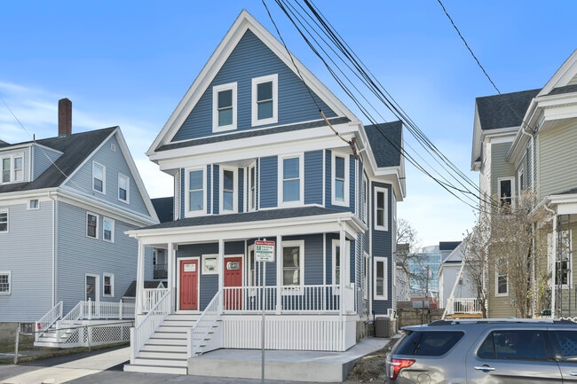 Building Photo - 4 Benson St