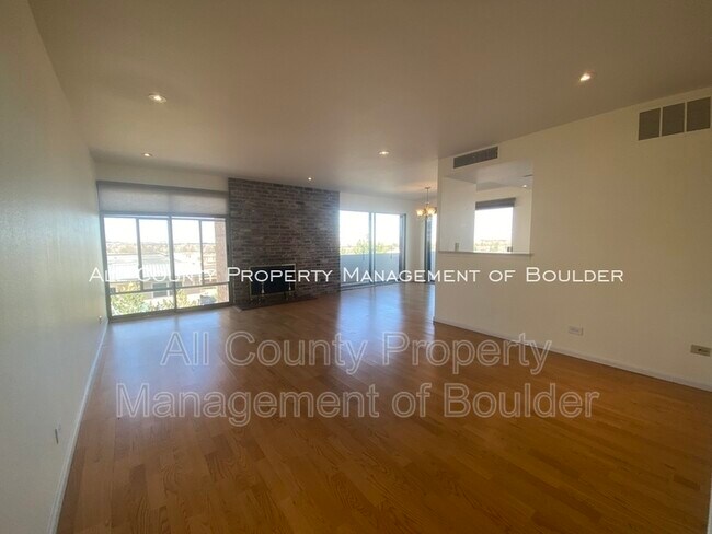 Building Photo - 500 Mohawk Dr