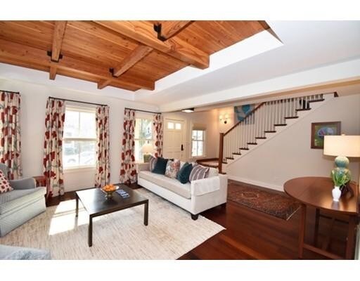 Foto del edificio - 272 Upland Rd