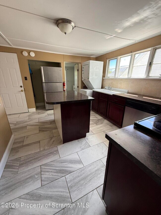 Foto del edificio - 1042 Taylor Ave