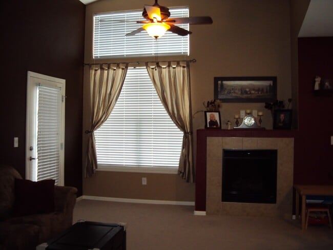 Foto del edificio - 3095 Blue Sky Cir