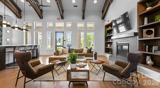 Foto del edificio - 15155 Ollie Dr