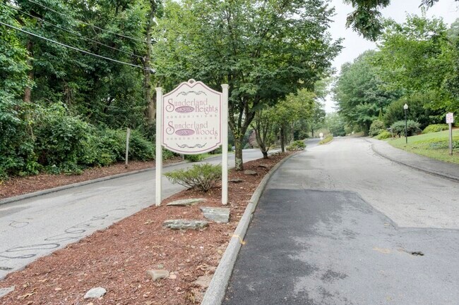 Building Photo - 340 Sunderland Rd