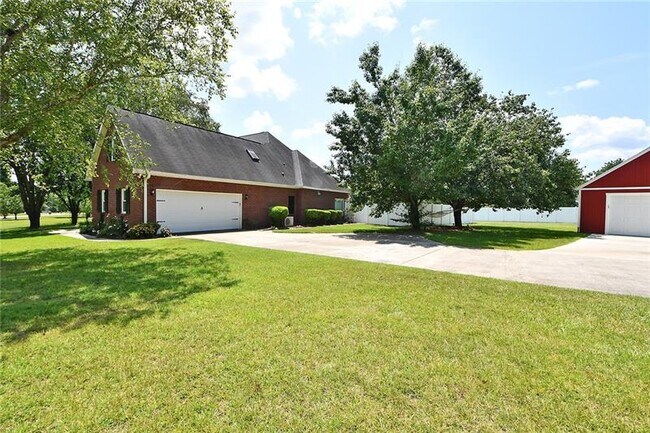 Building Photo - 314 Walden Station Dr
