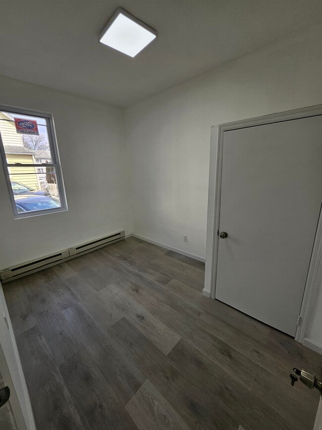 Foto del edificio - 190 Central Ave