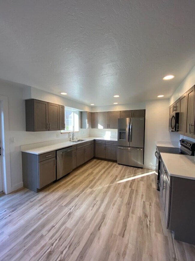 Building Photo - 107