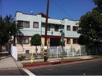Primary Photo - 2327 S Budlong Ave