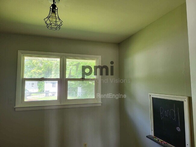 Foto del edificio - 1425 S Fairview Ave