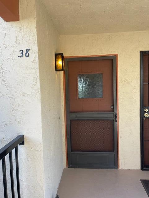 Building Photo - 1407 N Sunrise Way