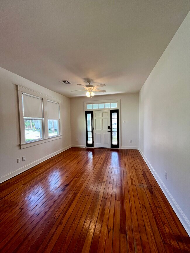 Photo - 5378 Hawthorne Pl House