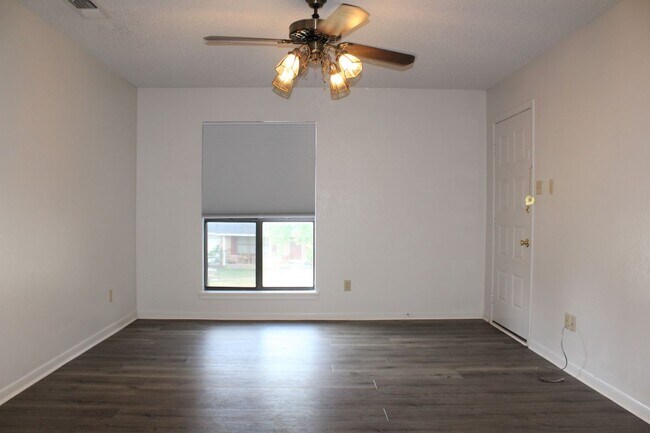 Building Photo - 163 Ben Hogan Dr