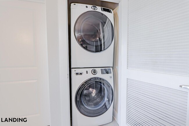 Building Photo - 2361 Commerce Park Dr NE