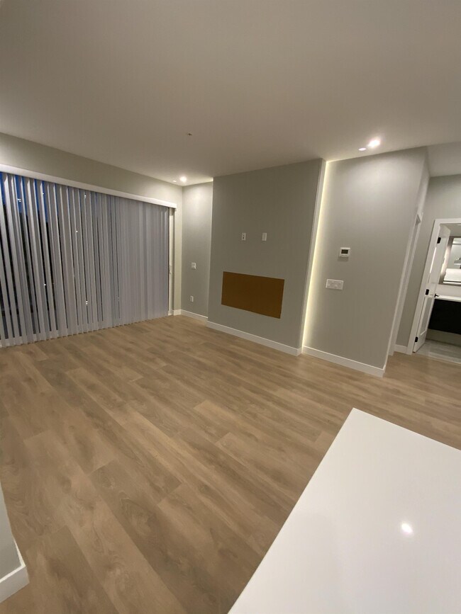 Photo du bâtiment - 967 Whirlaway Cres