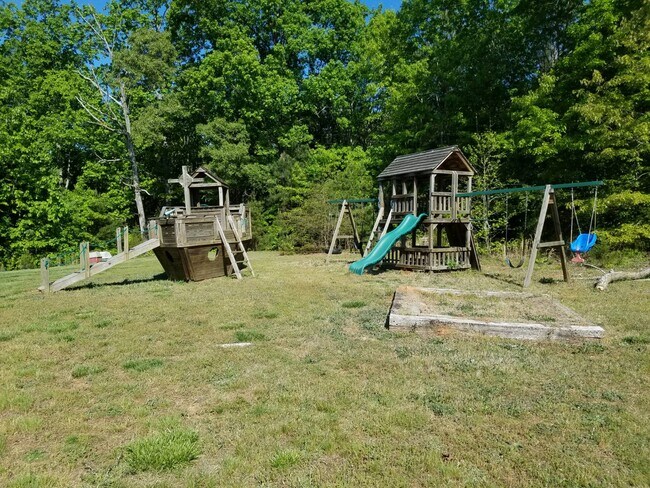 Building Photo - 8037 Old Davis Rd