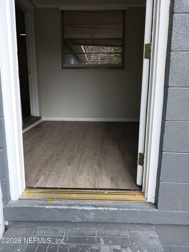 Foto del edificio - 2733 King Cole Dr