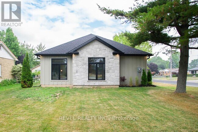 Photo du bâtiment - 68 Hamilton Plank Rd