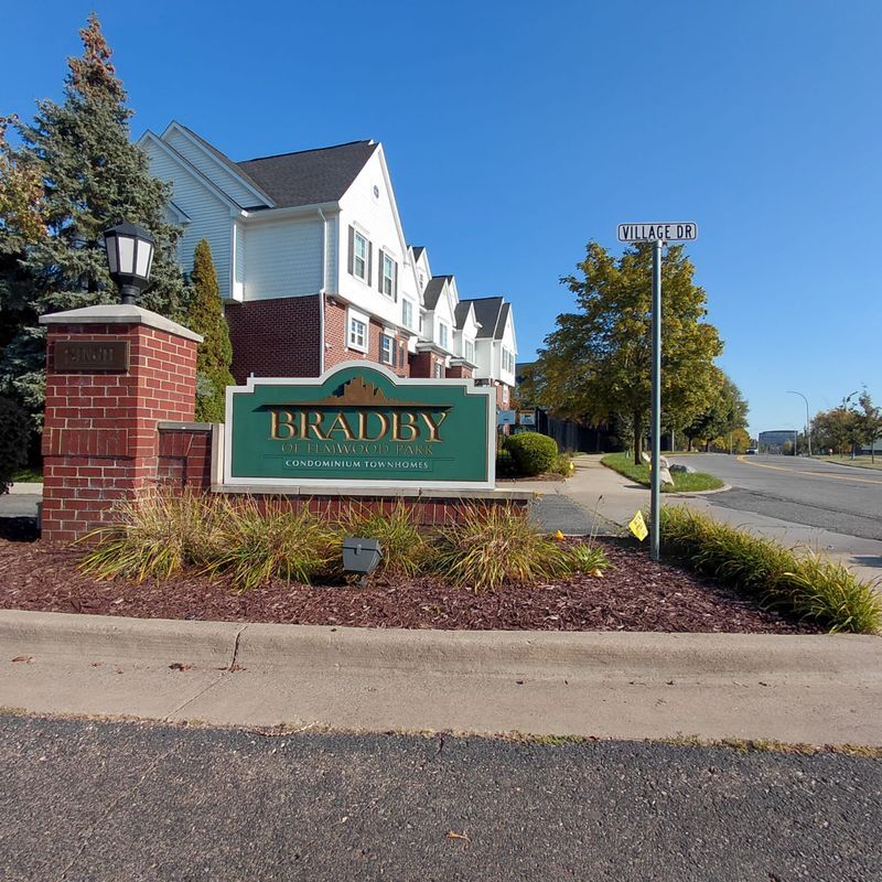 Primary Photo - 1372 Village Dr