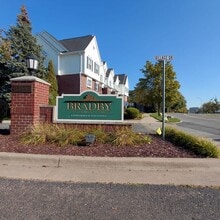 Building Photo - 1372 Village Dr