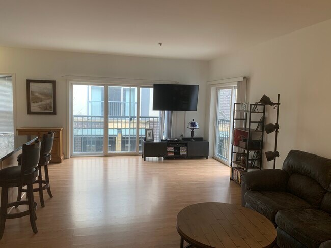 Foto del edificio - 1030 N American St