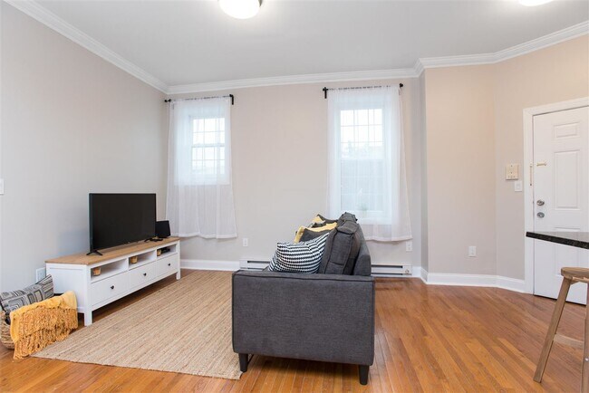 Building Photo - 372 Communipaw Ave