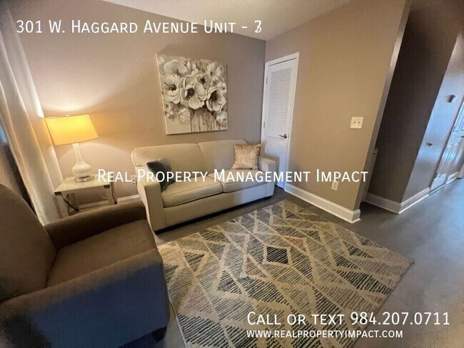 Building Photo - 301 W Haggard Ave