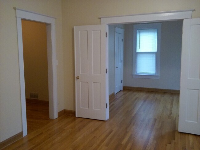 Foto del edificio - 407 S Hough St