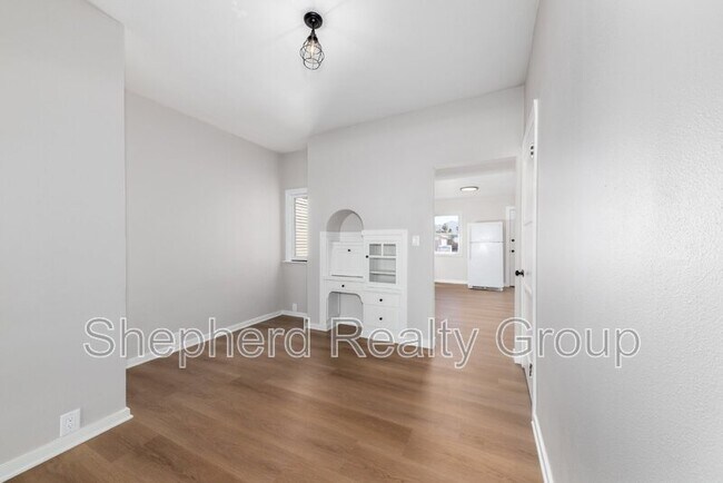 Foto del edificio - 3342 Eucalyptus Ave