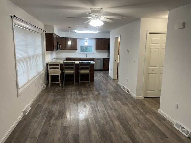 Building Photo - 4 Brozdowski Ln
