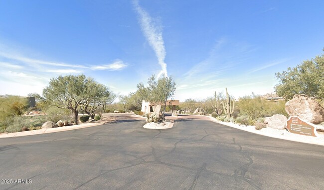 Building Photo - 10260 E White Feather Ln