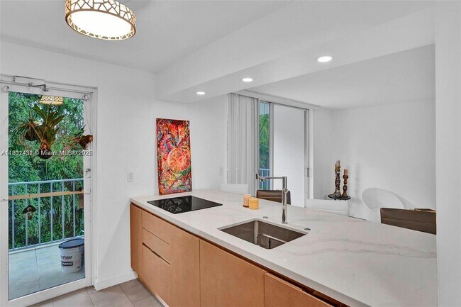 Foto del edificio - 700 NE 63rd St