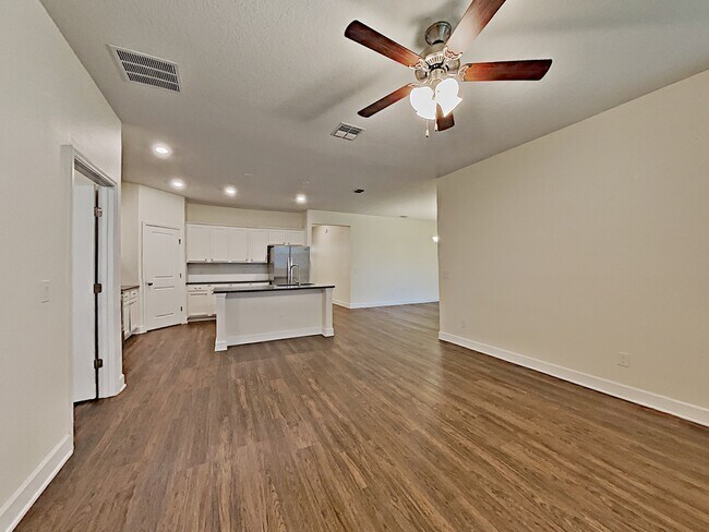 Foto del edificio - 6236 Bridlewood Lane