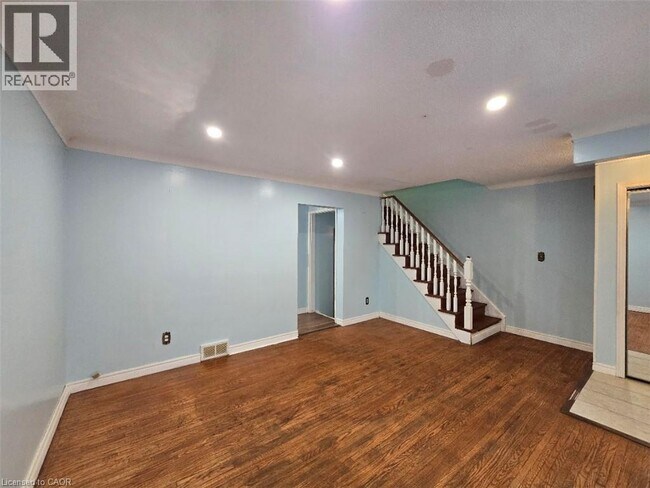 Photo du bâtiment - 4433 Meadowvale Dr