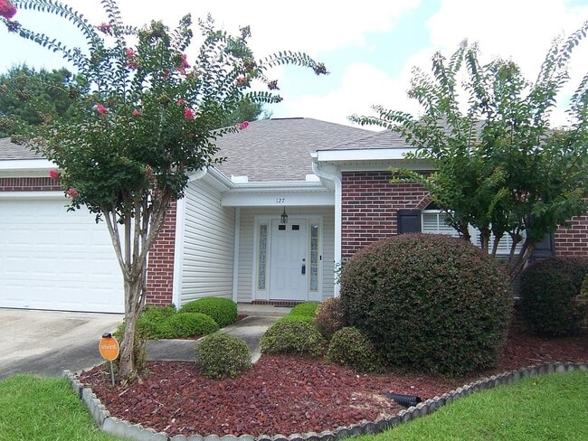 Building Photo - 127 Huntington Dr