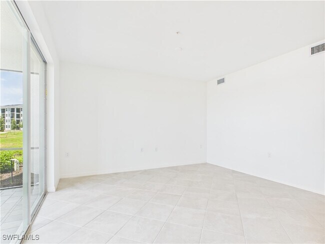 Foto del edificio - 5555 Double Eagle Cir