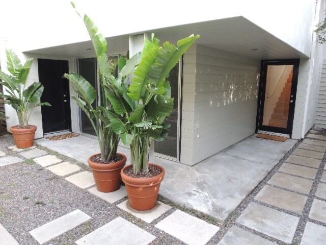  - 608 Westminster Ave