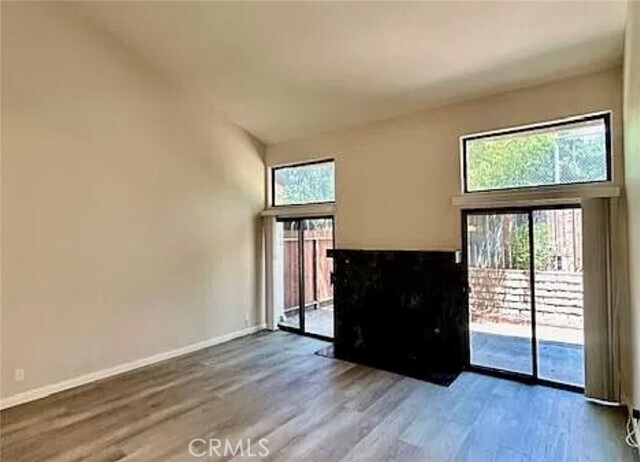 Foto del edificio - 10022 Reseda Blvd