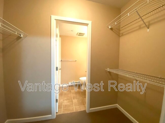 Photo du bâtiment - 140 Asher Rd