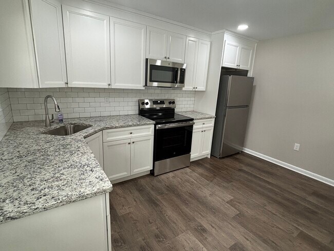 Foto del edificio - 1001 Rozel Ave