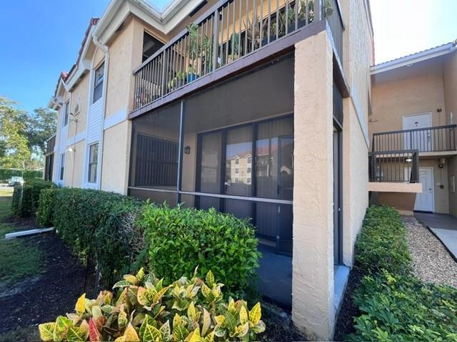 Foto del edificio - 5681 Riverside Dr