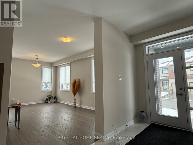 Photo du bâtiment - 778 Jennie Trout Ter