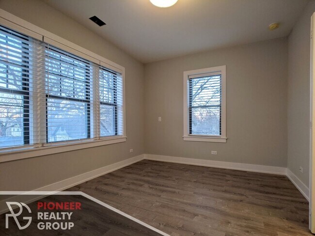 Building Photo - 1143 Maple Ave