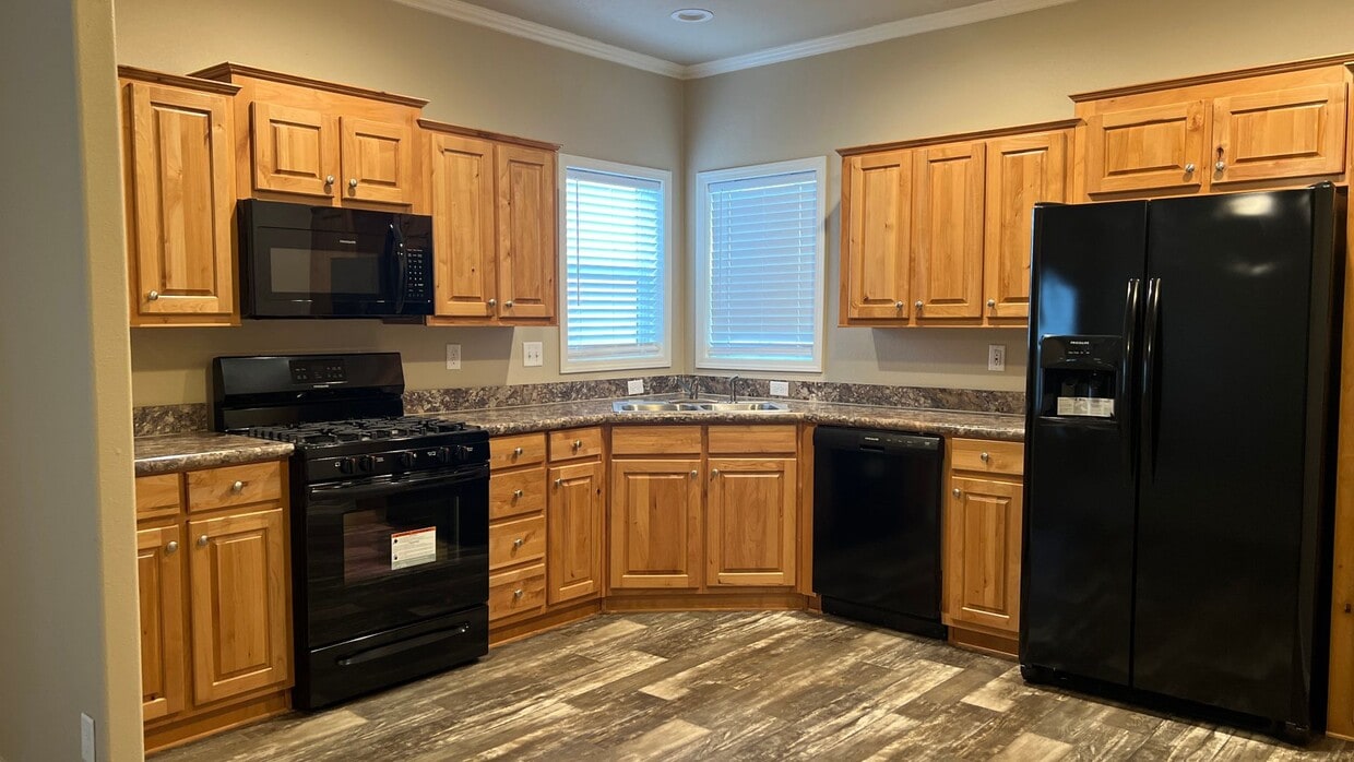 Newer Manufactured home Paradise Location... - Newer Manufactured home  Paradise Location...