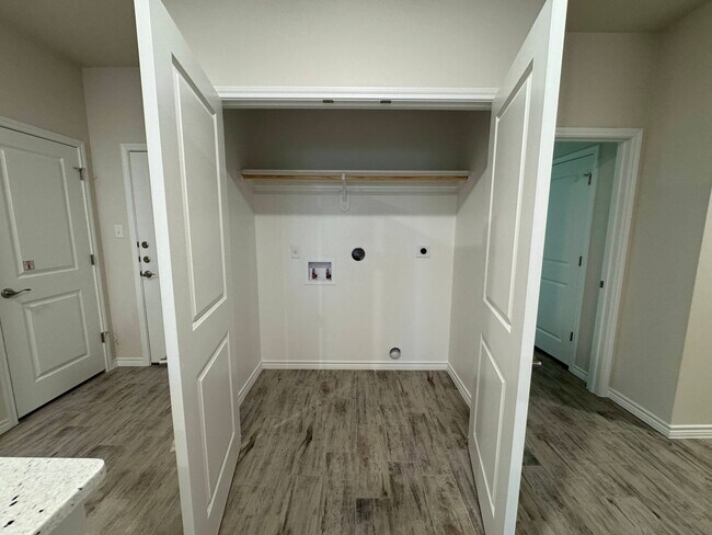 Foto del edificio - 5108 Rose Petal Ct