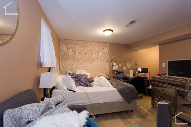 Building Photo - Sept 2026 - Renovated, Garden Level,  BU West / Allston 3 Bed/2 Bath on St. Lukes Road