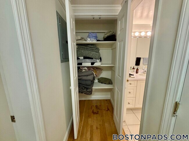 Foto del edificio - 1539 Beacon St